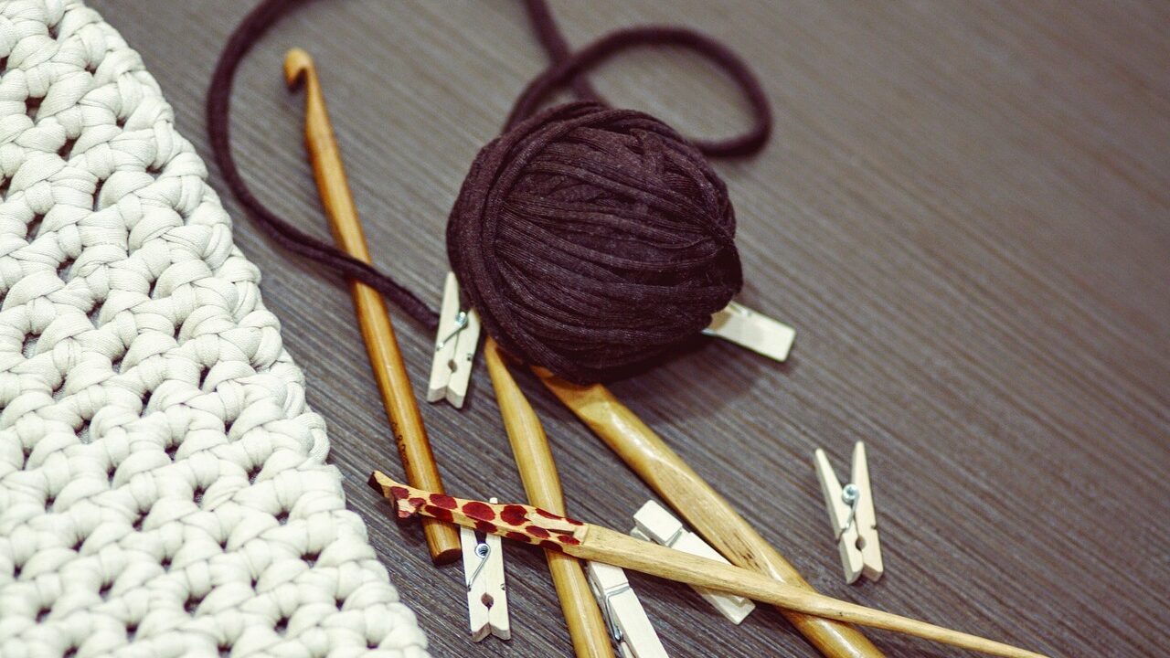 crocheting, yarn, diy-1479210.jpg